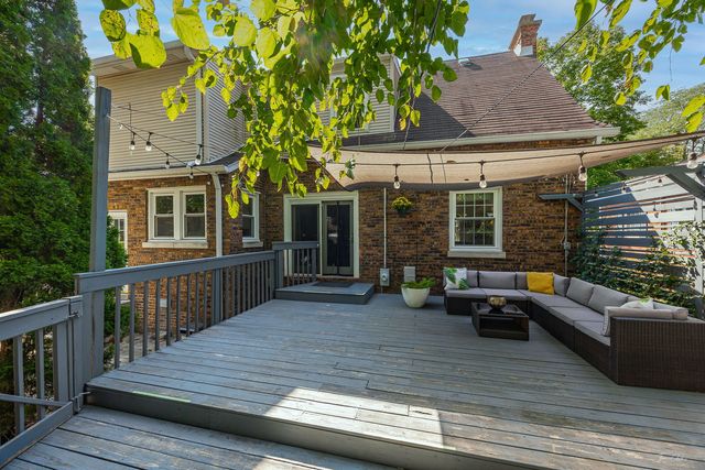 514 Uvedale Road, Riverside, IL 60546