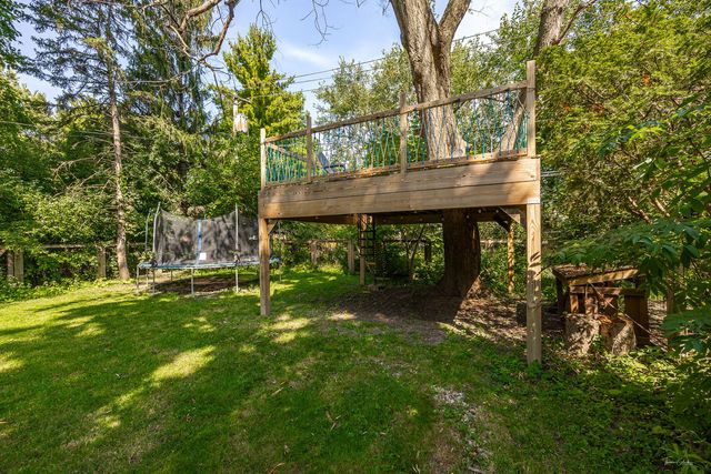 514 Uvedale Road, Riverside, IL 60546