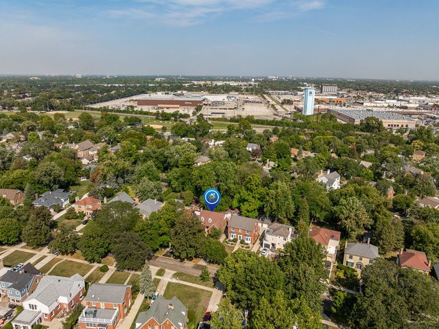 514 Uvedale Road, Riverside, IL 60546