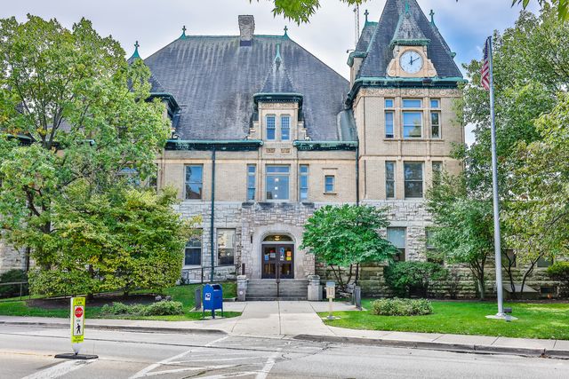 514 Uvedale Road, Riverside, IL 60546