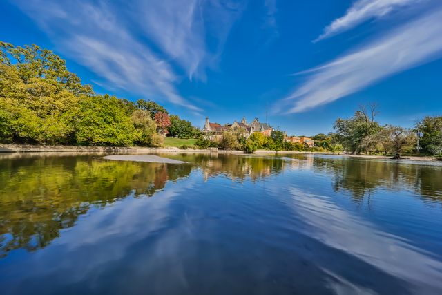 514 Uvedale Road, Riverside, IL 60546