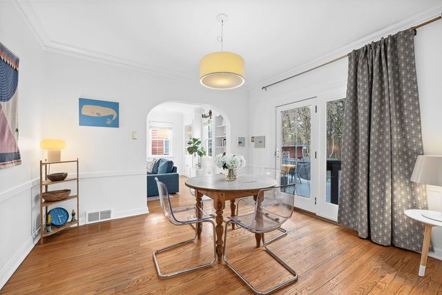 514 Uvedale Road, Riverside, IL 60546