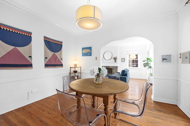 514 Uvedale Road, Riverside, IL 60546