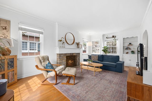 514 Uvedale Road, Riverside, IL 60546