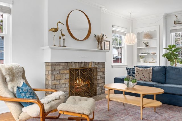 514 Uvedale Road, Riverside, IL 60546