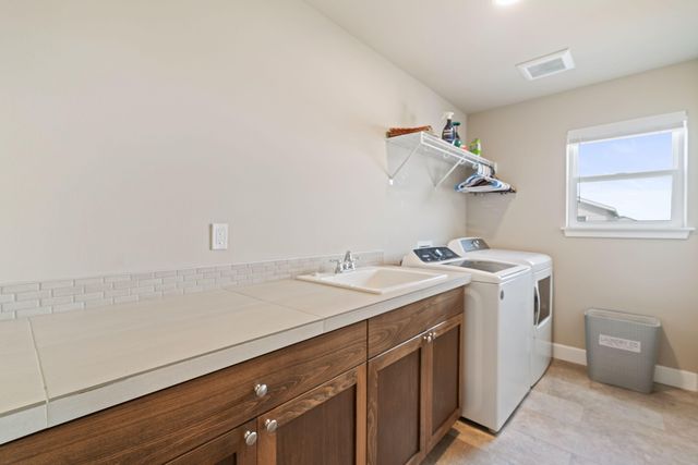280 NW Double Eagle Avenue, Madras, OR 97741