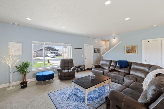280 NW Double Eagle Avenue, Madras, OR 97741