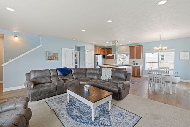 280 NW Double Eagle Avenue, Madras, OR 97741