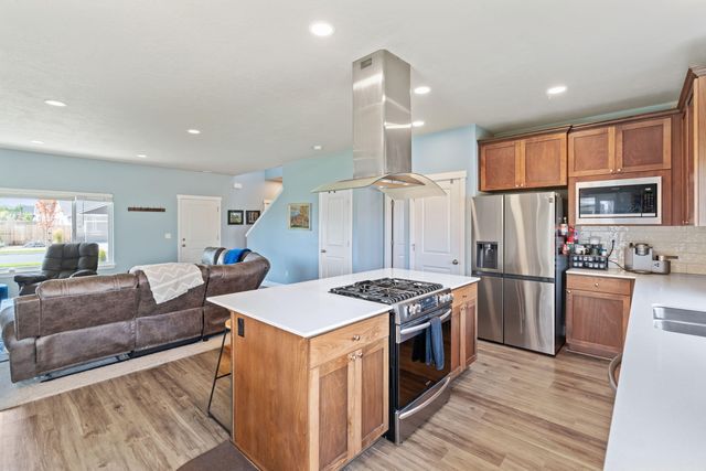 280 NW Double Eagle Avenue, Madras, OR 97741