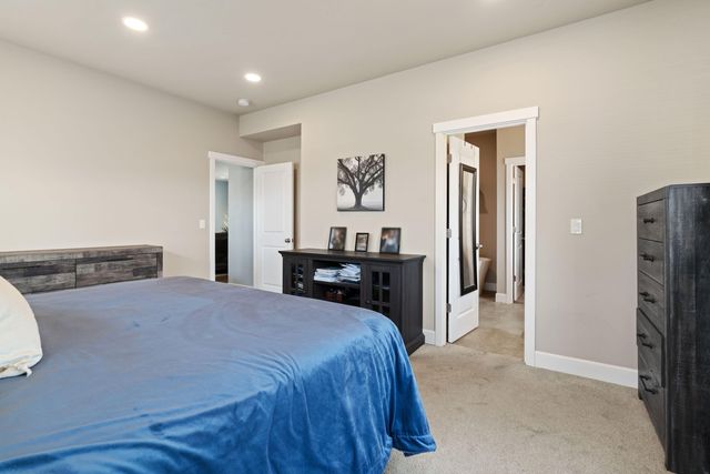 280 NW Double Eagle Avenue, Madras, OR 97741