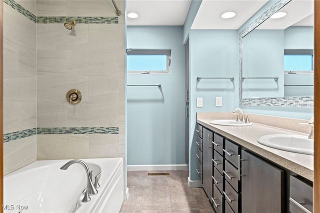 8573 Woodbridge Court, North Ridgeville, OH 44039