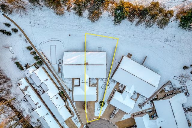 8573 Woodbridge Court, North Ridgeville, OH 44039