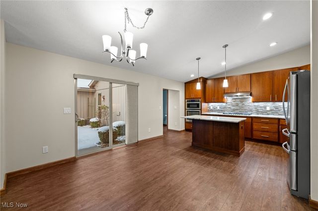 8573 Woodbridge Court, North Ridgeville, OH 44039