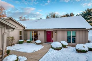8573 Woodbridge Court, North Ridgeville, OH 44039