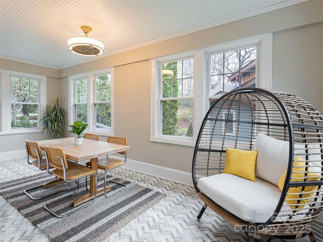 1 Kenilworth Road, Asheville, NC 28803