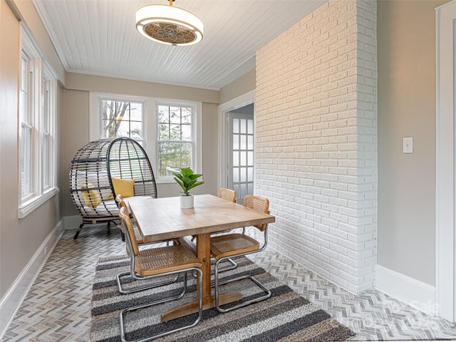 1 Kenilworth Road, Asheville, NC 28803