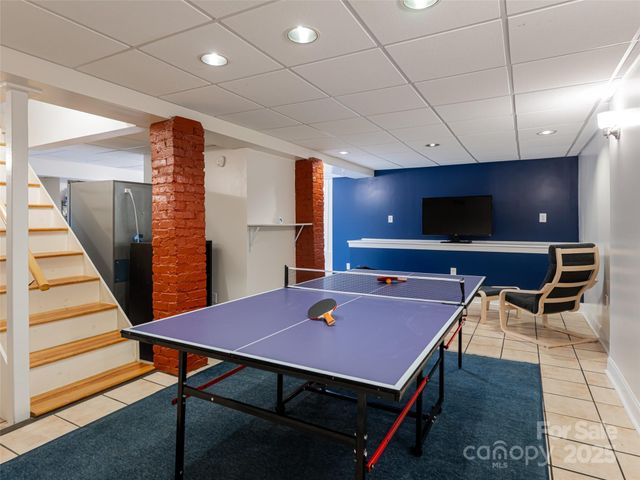 1 Kenilworth Road, Asheville, NC 28803