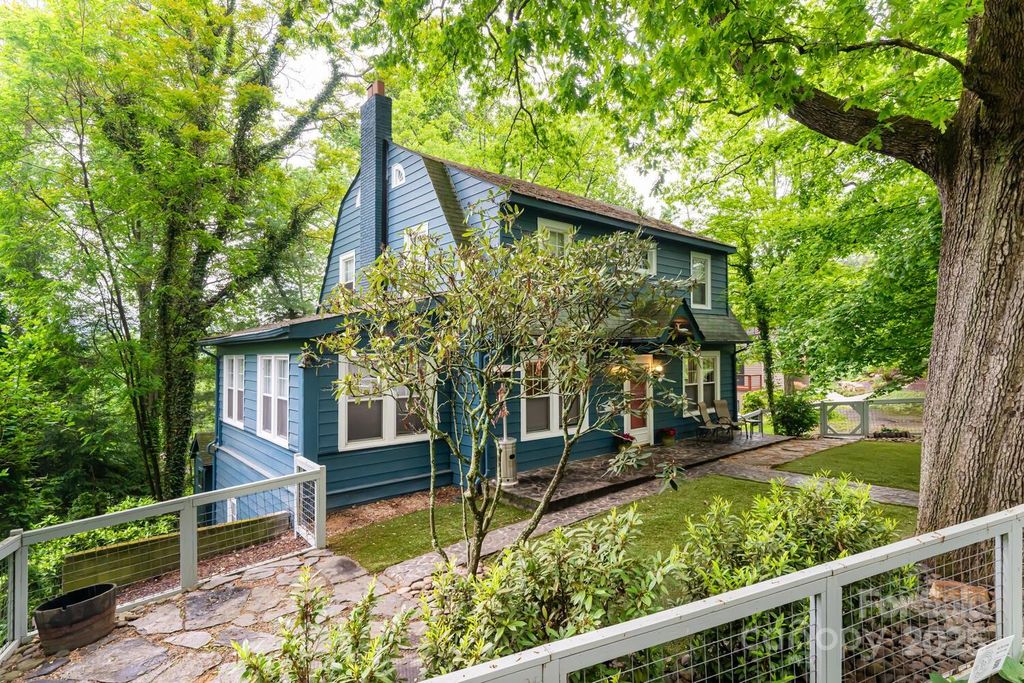 1 Kenilworth Road, Asheville, NC 28803