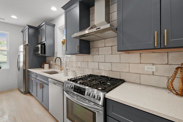 6552 S Evans Avenue, Chicago, IL 60637