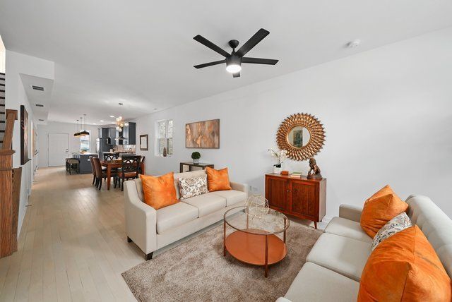 6552 S Evans Avenue, Chicago, IL 60637