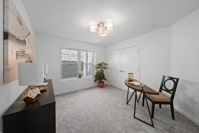 6552 S Evans Avenue, Chicago, IL 60637