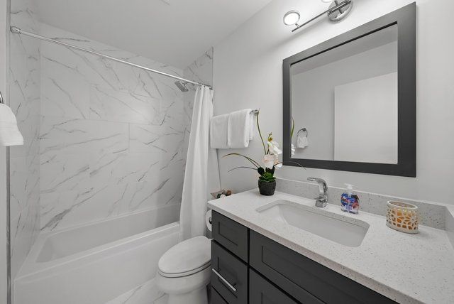 6552 S Evans Avenue, Chicago, IL 60637