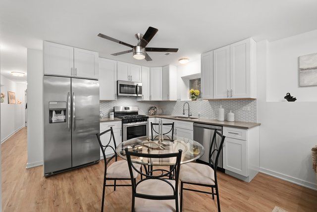 6552 S Evans Avenue, Chicago, IL 60637