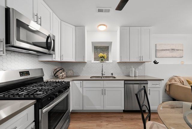 6552 S Evans Avenue, Chicago, IL 60637