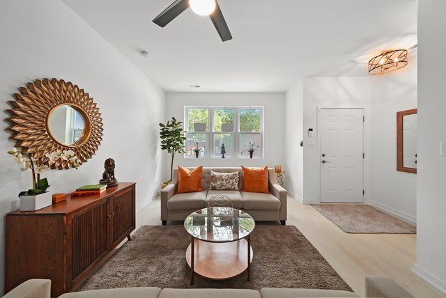 6552 S Evans Avenue, Chicago, IL 60637