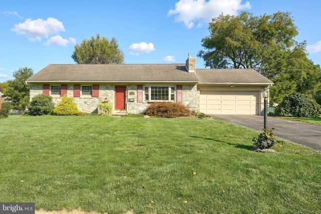 303 ROLLING TER, Leola, PA 17540