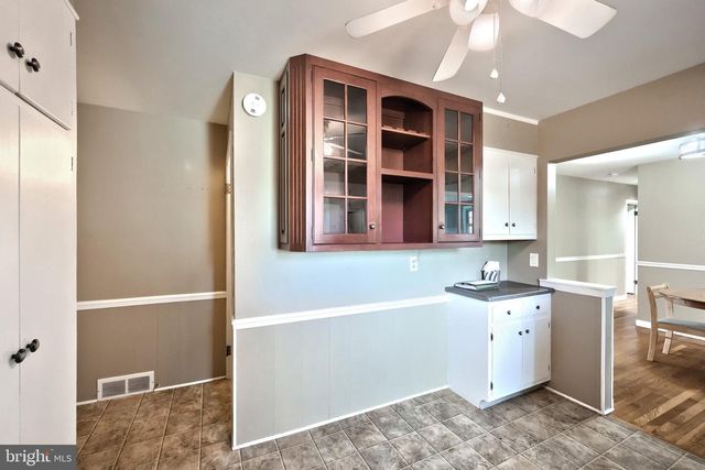 303 ROLLING TER, Leola, PA 17540