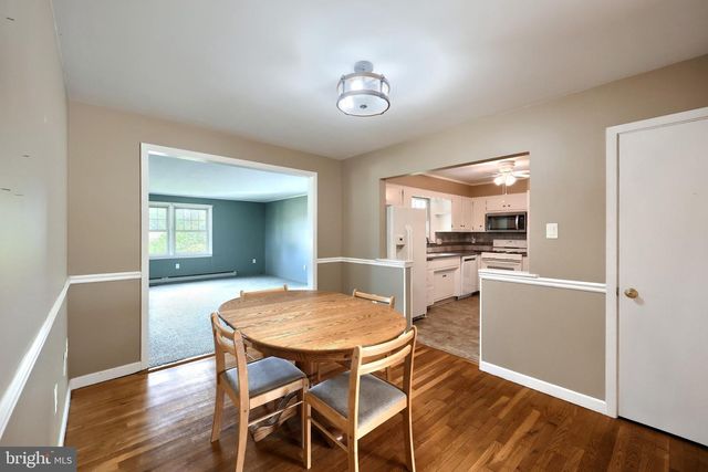 303 ROLLING TER, Leola, PA 17540