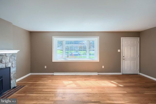 303 ROLLING TER, Leola, PA 17540