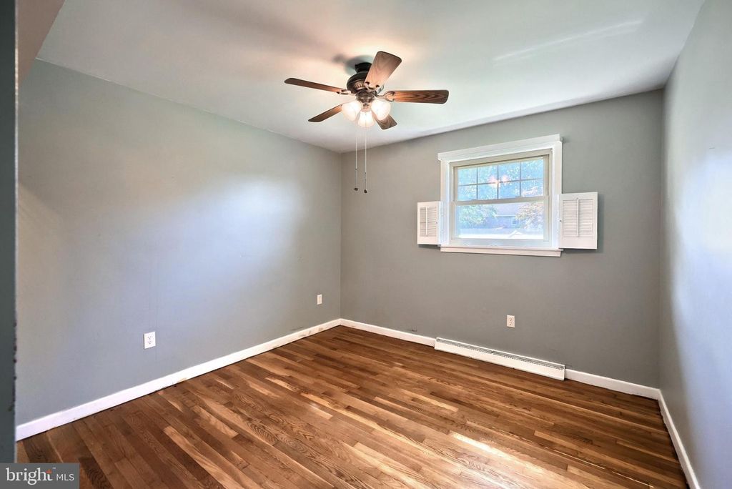 Image 20 of property listing at 303 ROLLING TER, Leola, PA 17540