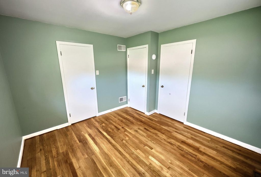 Image 25 of property listing at 303 ROLLING TER, Leola, PA 17540
