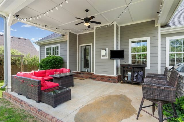 802 Hampstead Heath, Cave Springs, AR 72718