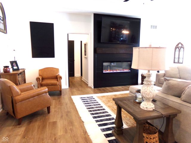 7063 Fowler Drive, Whitestown, IN 46075