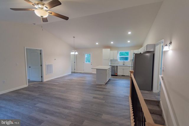 183 FOOTHILL LN, Harpers Ferry, WV 25425