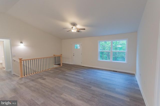 183 FOOTHILL LN, Harpers Ferry, WV 25425