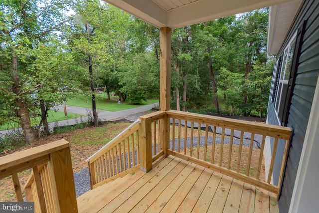 183 FOOTHILL LN, Harpers Ferry, WV 25425