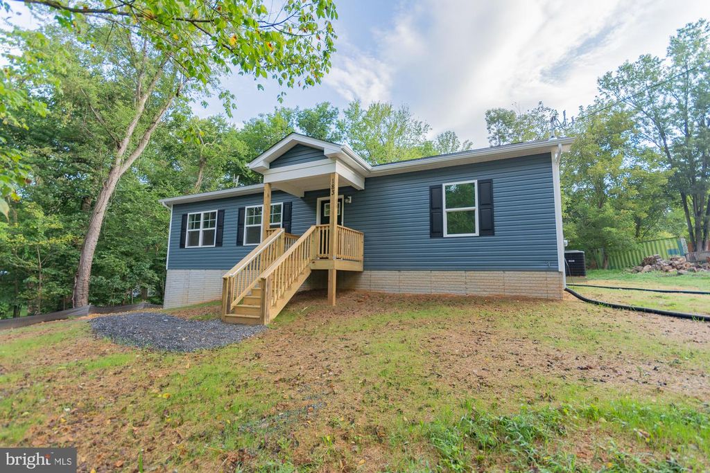 183 FOOTHILL LN, Harpers Ferry, WV 25425
