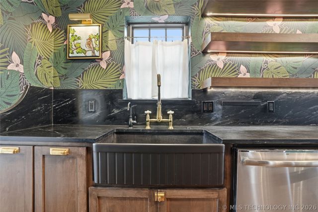 1624 S Victor Avenue, Tulsa, OK 74104