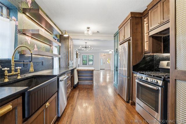 1624 S Victor Avenue, Tulsa, OK 74104