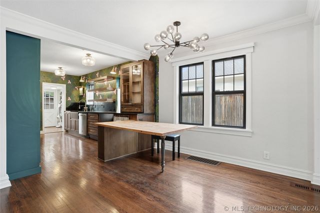 1624 S Victor Avenue, Tulsa, OK 74104