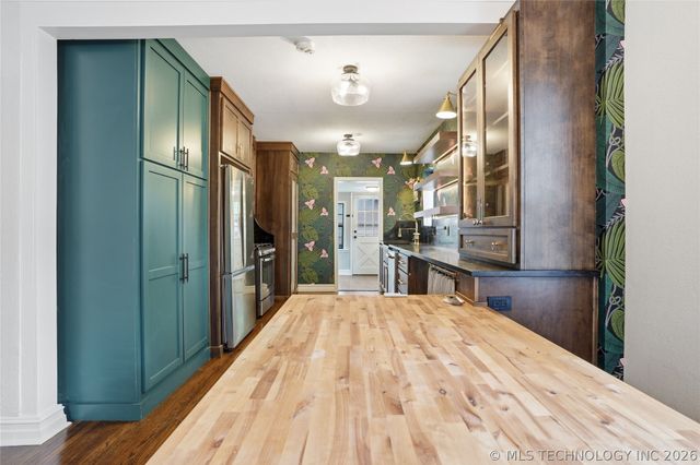 1624 S Victor Avenue, Tulsa, OK 74104