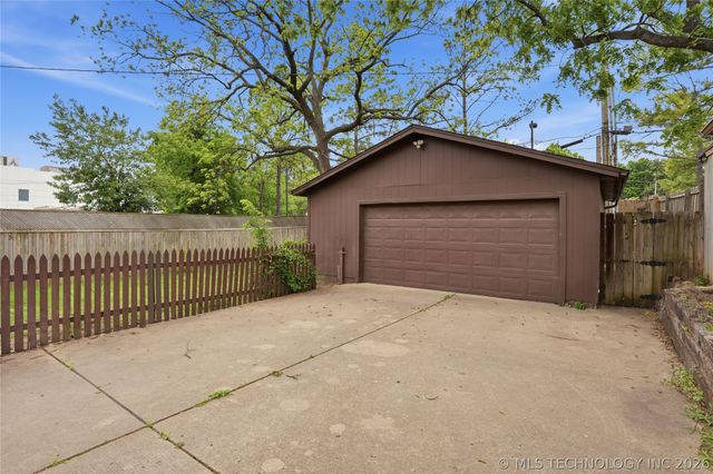 1624 S Victor Avenue, Tulsa, OK 74104