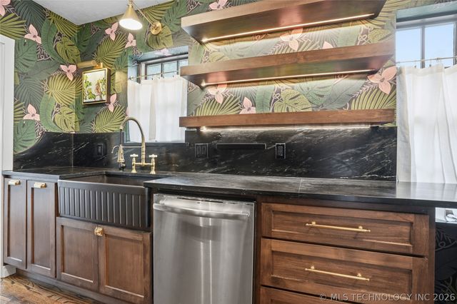 1624 S Victor Avenue, Tulsa, OK 74104