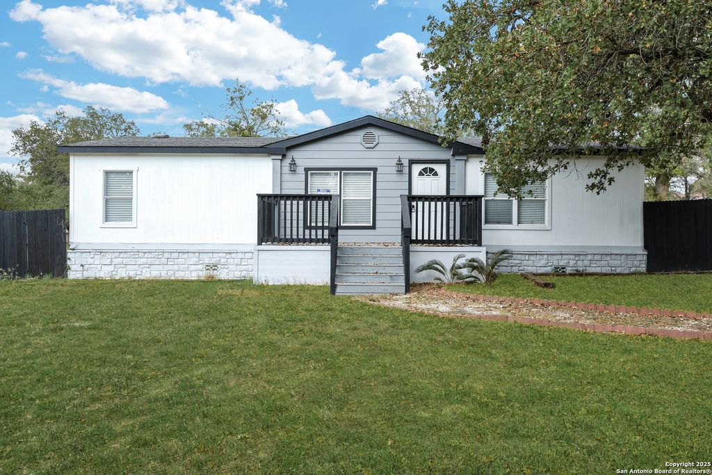 5107 Savannah Chase, Von Ormy, TX 78073