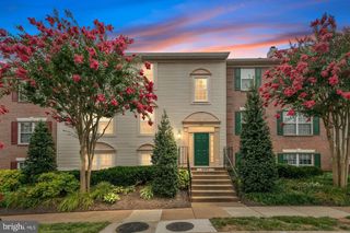 12107 GREEN LEDGE CT #102, Fairfax, VA 22033