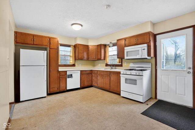 450 S High School Road, Indianapolis, IN 46241